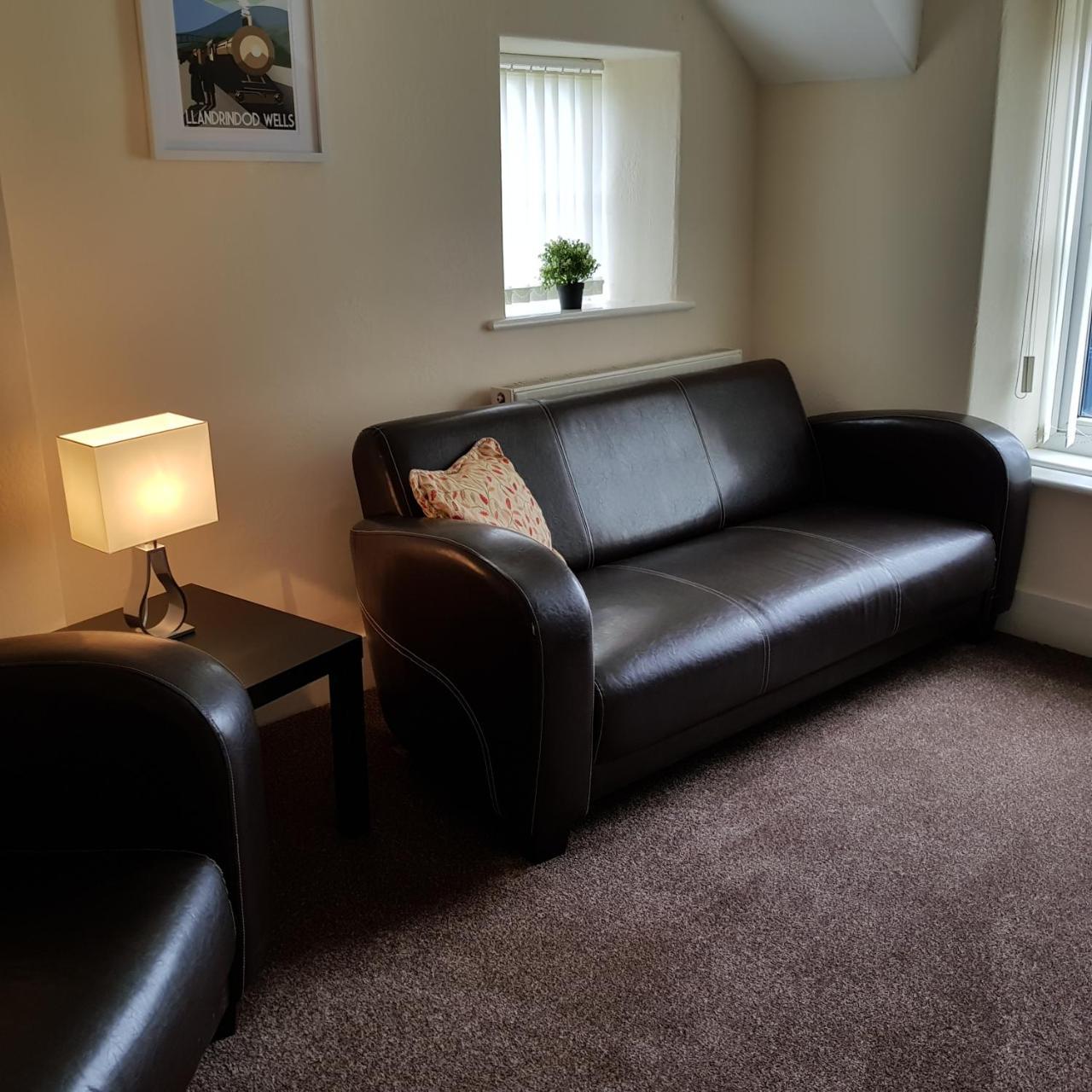 Ty Morgan'S Apartments Rhayader Eksteriør bilde